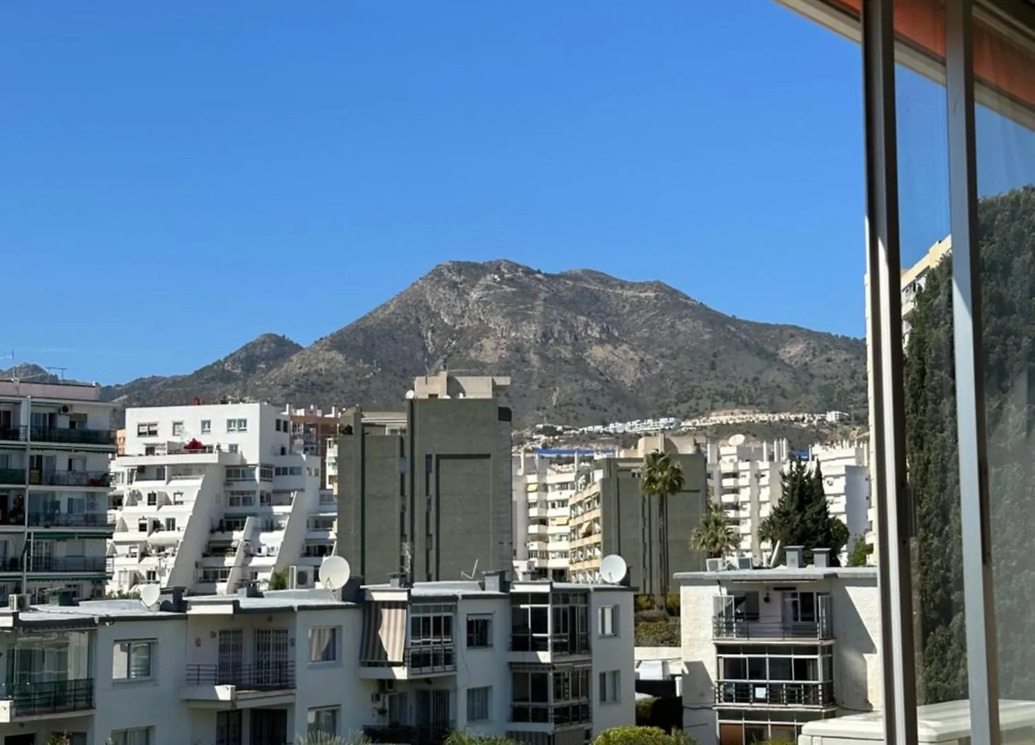 Apartment With Panoramic View 베날마데나코스타
